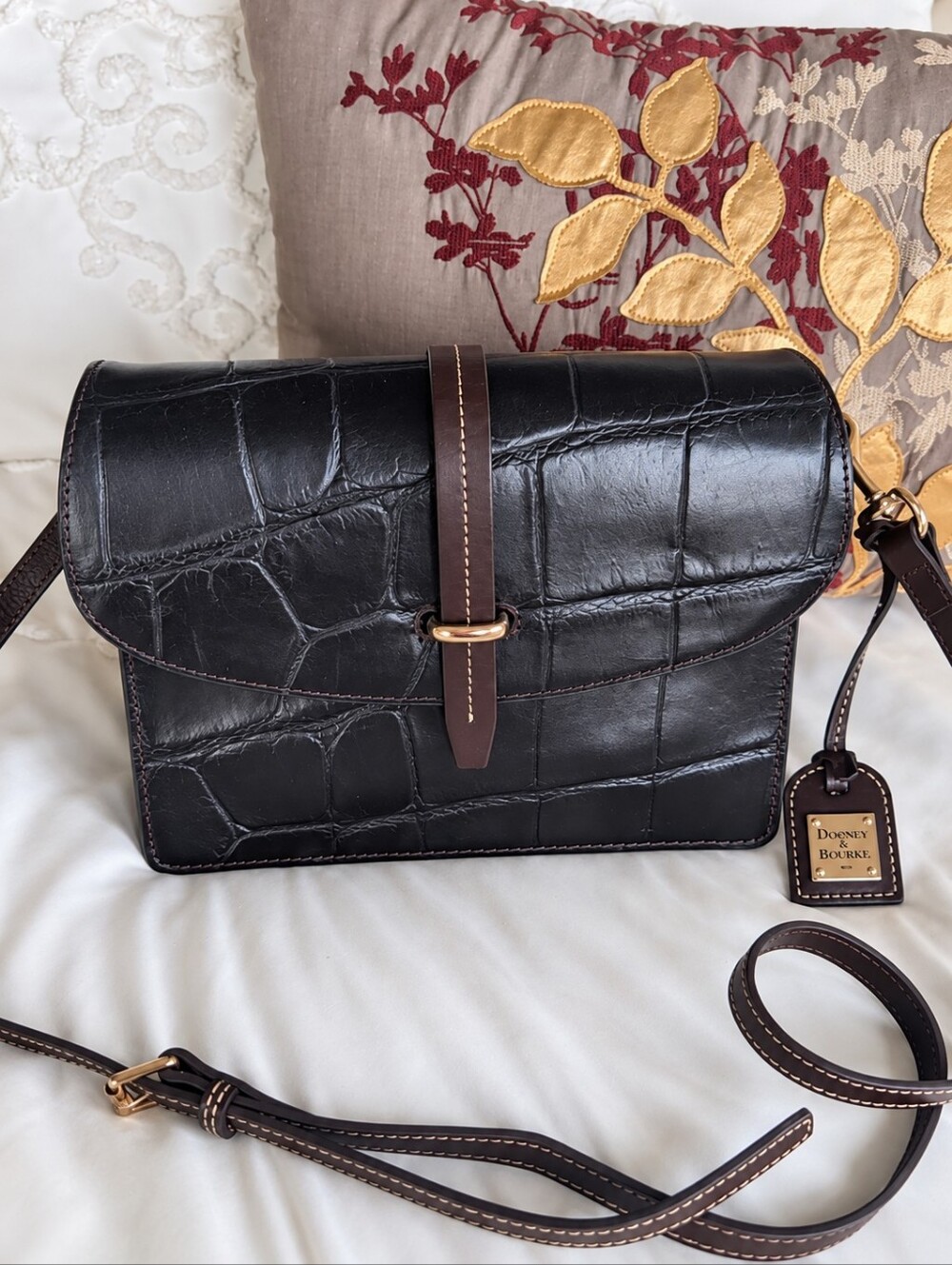 Dooney & Bourke Croc Embossed Denison Flap Crossbody Black/Espresso NWT 🖤